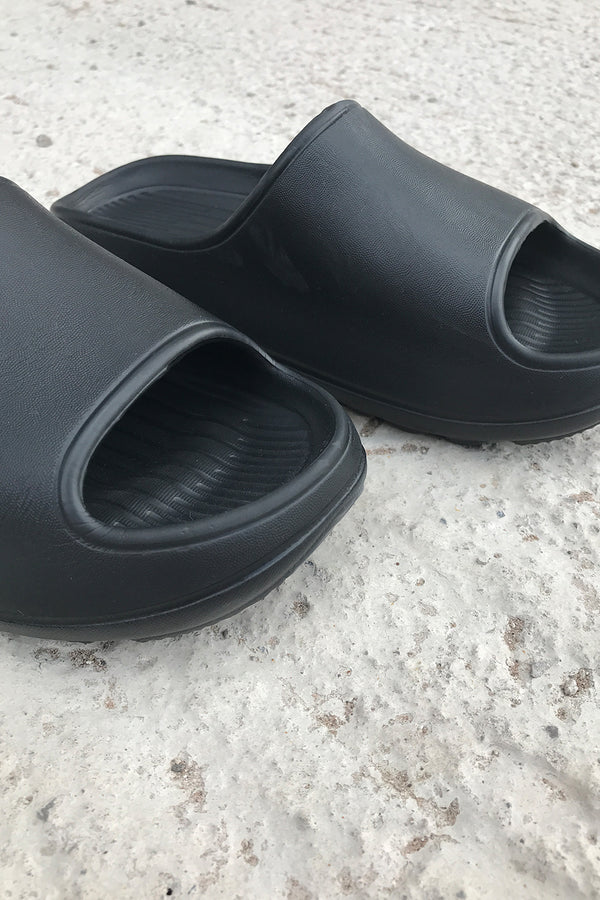 Black Rubber Ribbed Sole Sliders