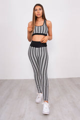 White Textured Crop Top And Scrunch Butt Leggings Gym Set